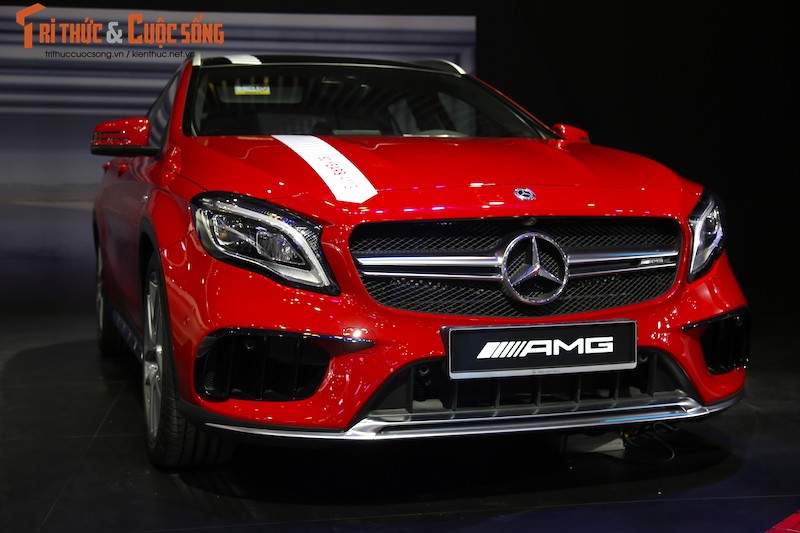 Can canh Mercedes GLA 45 AMG gia 2,4 ty tai VN